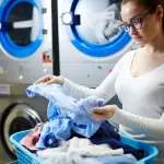 Alla lavanderia a gettoni