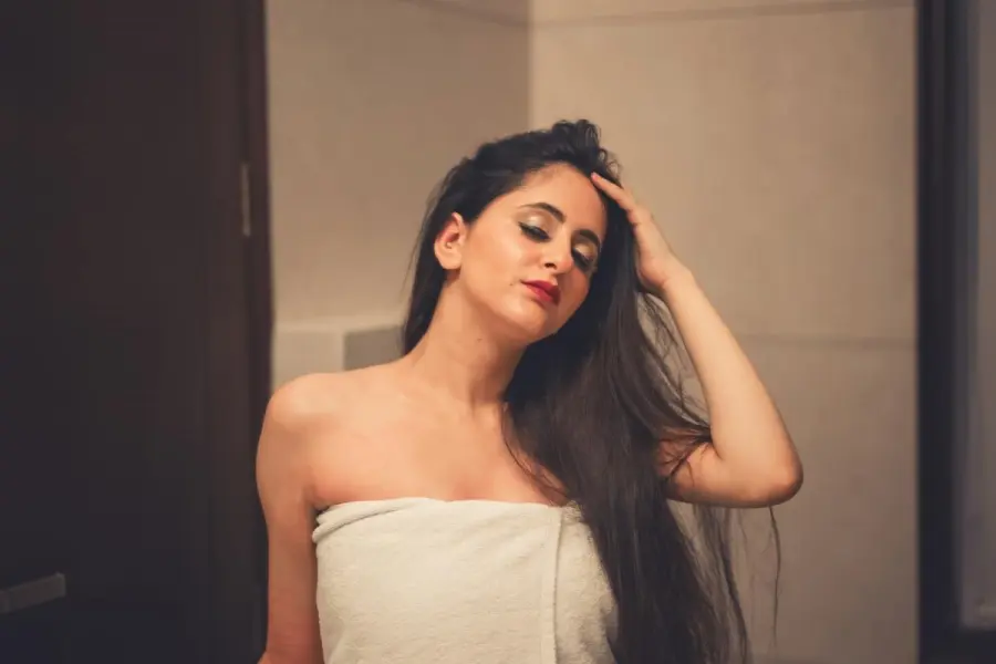 Nuda con il figlio dell'idraulico