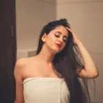 Nuda con il figlio dell'idraulico